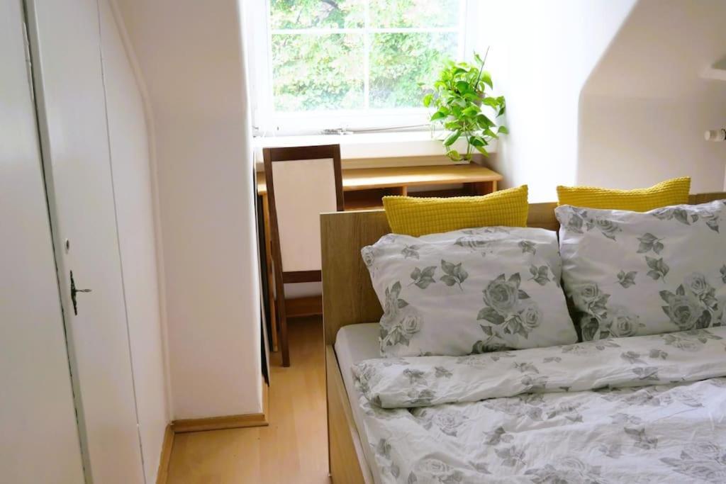 Apartament W Kamienicy Na Starym Miescie Varsó Kültér fotó